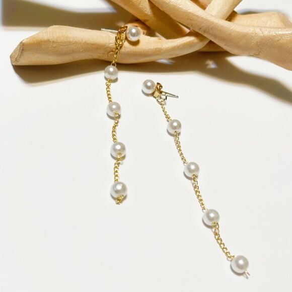 Anthro pearl earrings #454  - Picture 7 of 9